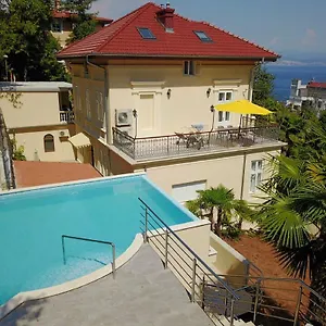 Atta , Opatija Kroatië